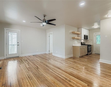 1191 Beechview Drive Se - Photo Thumbnail 5