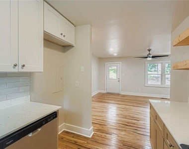 1191 Beechview Drive Se - Photo Thumbnail 11