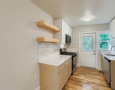 1191 Beechview Drive Se - Photo Thumbnail 9
