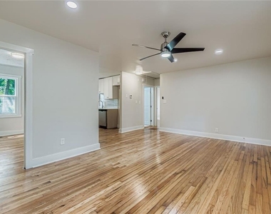 1191 Beechview Drive Se - Photo Thumbnail 6