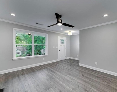6290 Akins Way - Photo Thumbnail 7