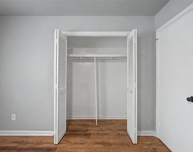 2430 Coosawattee Drive Ne - Photo Thumbnail 9