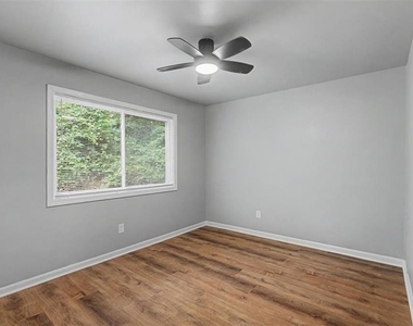 2430 Coosawattee Drive Ne - Photo Thumbnail 16