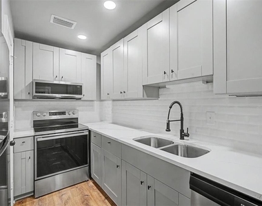 2430 Coosawattee Drive Ne - Photo Thumbnail 3