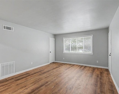 2430 Coosawattee Drive Ne - Photo Thumbnail 21