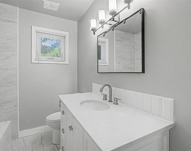2430 Coosawattee Drive Ne - Photo Thumbnail 11