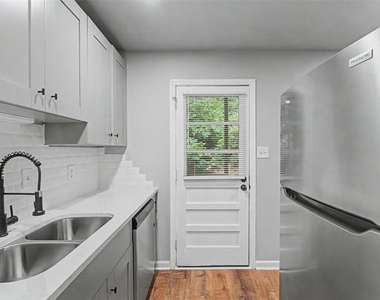 2430 Coosawattee Drive Ne - Photo Thumbnail 4