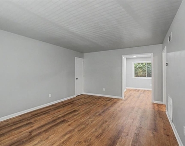 2430 Coosawattee Drive Ne - Photo Thumbnail 19