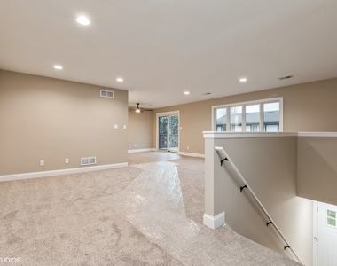 214 Manor Drive - Photo Thumbnail 2