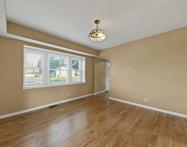 1121 Belmar Lane - Photo Thumbnail 7