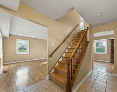 1121 Belmar Lane - Photo Thumbnail 5