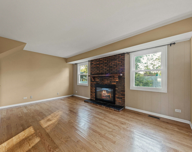 1121 Belmar Lane - Photo Thumbnail 8