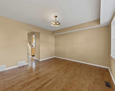 1121 Belmar Lane - Photo Thumbnail 6