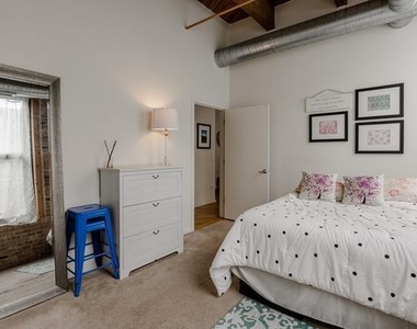 1040 W Adams Street - Photo Thumbnail 7