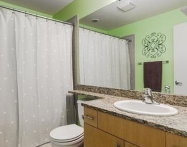 1040 W Adams Street - Photo Thumbnail 8