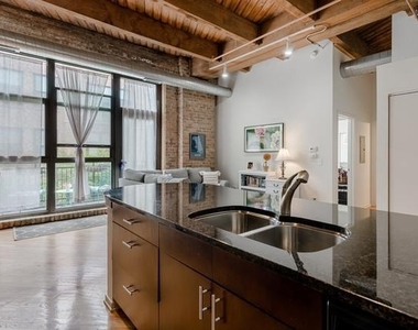 1040 W Adams Street - Photo Thumbnail 4