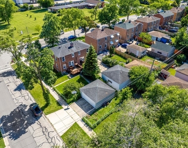 1798 Howard Avenue - Photo Thumbnail 16