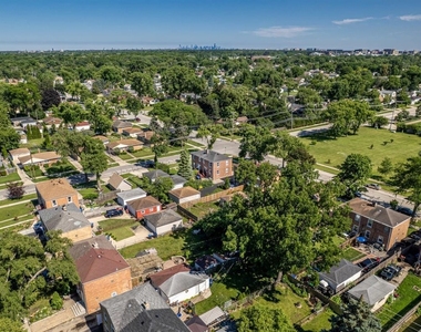 1798 Howard Avenue - Photo Thumbnail 17