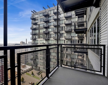 565 W Quincy Street - Photo Thumbnail 11