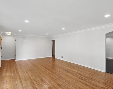 893 S Poplar Avenue - Photo Thumbnail 2