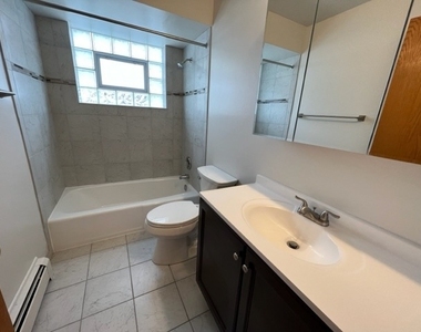 7912 W Belmont Avenue - Photo Thumbnail 2