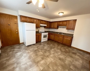 7912 W Belmont Avenue - Photo Thumbnail 3