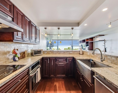 1850 N Clark Street - Photo Thumbnail 9