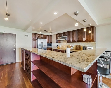 1850 N Clark Street - Photo Thumbnail 8