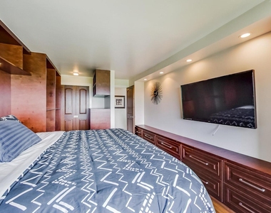 1850 N Clark Street - Photo Thumbnail 13