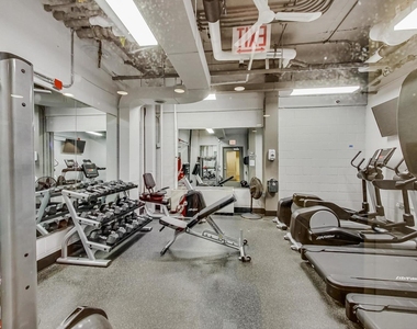 1850 N Clark Street - Photo Thumbnail 16