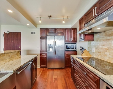 1850 N Clark Street - Photo Thumbnail 10