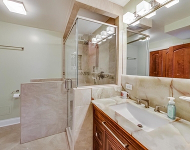 1850 N Clark Street - Photo Thumbnail 15