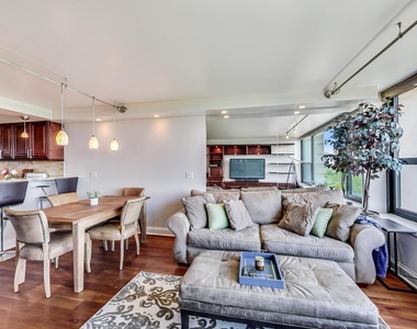 1850 N Clark Street - Photo Thumbnail 7