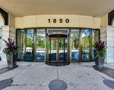 1850 N Clark Street - Photo Thumbnail 1