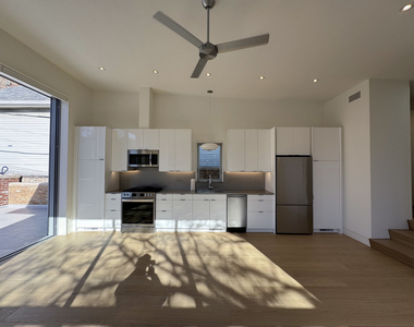 1317 N Leavitt Street - Photo Thumbnail 7