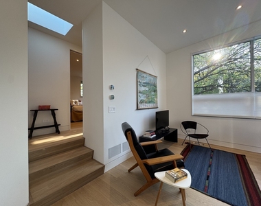 1317 N Leavitt Street - Photo Thumbnail 13