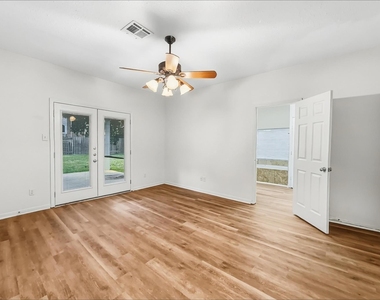 10917 Spruce Drive S - Photo Thumbnail 6
