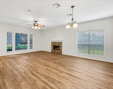 10917 Spruce Drive S - Photo Thumbnail 4