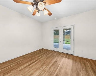 10917 Spruce Drive S - Photo Thumbnail 7