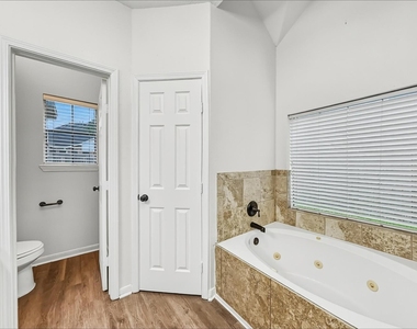 10917 Spruce Drive S - Photo Thumbnail 9