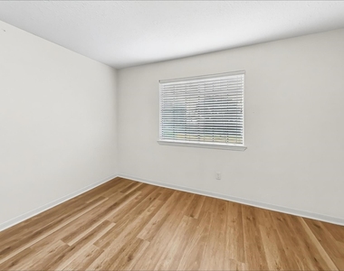 10917 Spruce Drive S - Photo Thumbnail 16
