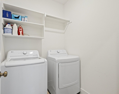1013 Carnation Drive - Photo Thumbnail 22