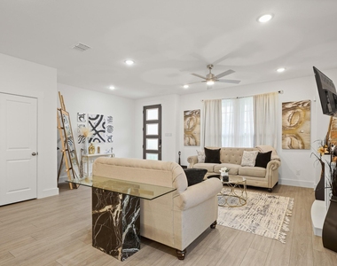 1013 Carnation Drive - Photo Thumbnail 12