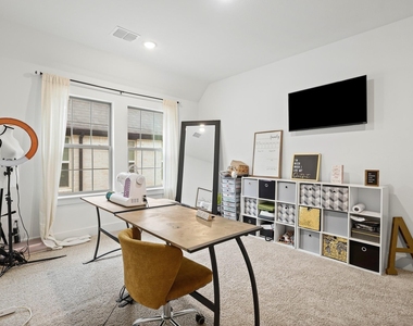 1013 Carnation Drive - Photo Thumbnail 27