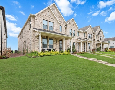 1013 Carnation Drive - Photo Thumbnail 4