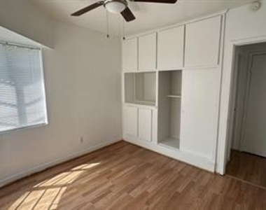5607 Jackson Street - Photo Thumbnail 6