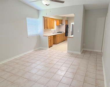 534 Glenvale Drive - Photo Thumbnail 4
