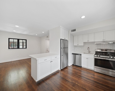520 Lovett Boulevard - Photo Thumbnail 9