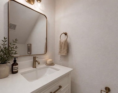 102 E 44th Street - Photo Thumbnail 20