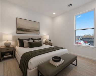 102 E 44th Street - Photo Thumbnail 12
